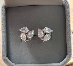Pendientes de Diamante Cultivado en Laboratorio con Corte de Pera Minimalistas para Mujer, Chapados en Oro, Joyería para Uso Diario - Product Image 2