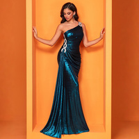 Robe de soirée sirène asymétrique métallisée avec strass et ceinture drapée pour femme – Vente en gros