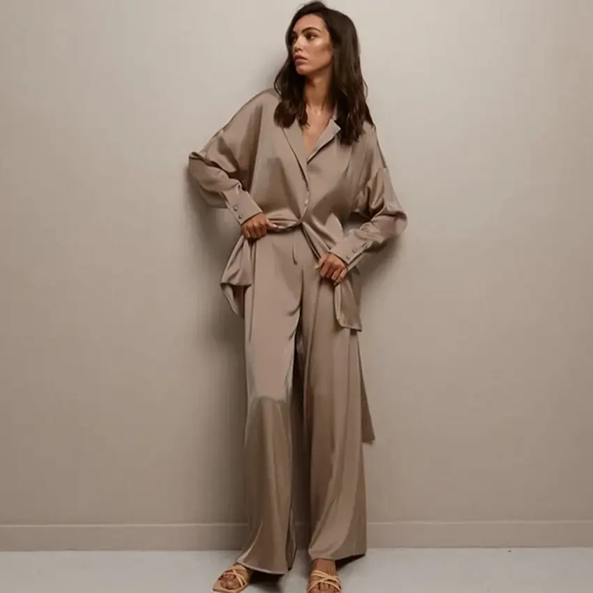 Women Sleeping Robe Set Long Pajamas 2 Pieces Set Silk Satin Autumn Winter Custom Loungewear Set