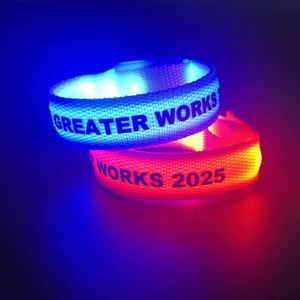Pulseras de Tela Personalizadas, Duraderas, con Luces LED Promocionales, Activadas por Sonido, Vibrantes y Brillantes, Estilo Romántico, para Festivales y Fiestas - Product Image 1