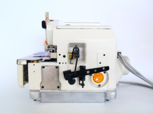 Machine à coudre surjeteuse RONMACK RM-NX-4L à 4 fils, à point droit, à lit plat, à aiguille simple, manuelle et mécanique - Product Image 4
