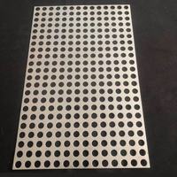 Panneaux de mur-rideau perforés en alliage d'aluminium PVDF, revêtement métallique sculpté, imperméable, ignifuge, façade extérieure