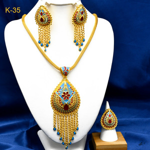Ensemble de bijoux Enid de luxe léger, style ethnique rétro, motif floral chinois, avec pampilles, en alliage plaqué or 24K, comprenant pendentif, boucles d'oreilles et bague - Product Image 3