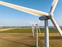 Éolienne 80kW 150kW 200kW à usage commercial urbain, 440V, faible bruit de fonctionnement pour installation dans les zones résidentielles environnantes