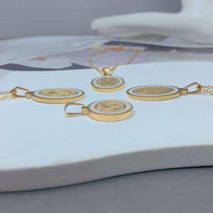 Collier religieux en acier inoxydable avec médaille en nacre, Vierge Marie de Guadalupe, Saint Benoît, médaille miraculeuse - Product Image 6