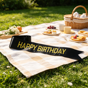 Fascia Nera per Compleanno con Lettere Dorate, Elegante Decorazione per Feste, Confezione da 12 Pezzi - Product Image 6