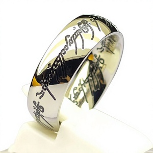 Bague d'éternité unisexe haut de gamme, de qualité supérieure, tendance, de créateur, personnalisée, en verre, de forme géométrique, avec texte alphanumérique, inspirée de Le Seigneur des Anneaux - Product Image 1