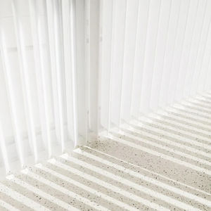 Voilages verticaux Hanas Dream, rideaux transparents doux et rêveurs, filtrant la lumière, ouverture gauche, droite, simple ou centrale, panneaux ajustables - Product Image 3