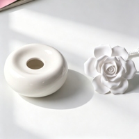 Diffuseur de parfum en céramique pour la maison, diffuseur de roseaux parfumés aux huiles essentielles, désodorisant d'ambiance décoratif, cadeau parfumé pour la maison