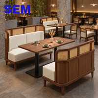 Canapé de restaurant de style sud-est asiatique SEM, ensemble table et chaises en rotin et bois massif pour café et restaurant, vente en gros