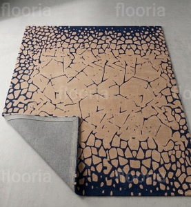 Tapis carré abstrait moderne avec motif craquelé bleu marine et beige, à poils plats, avec envers antidérapant en latex pour salon - Product Image 2