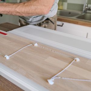 Adhésif industriel aqueux haute résistance, écologique, pour carton ondulé et utilisation en usine de transformation du bois - Product Image 3
