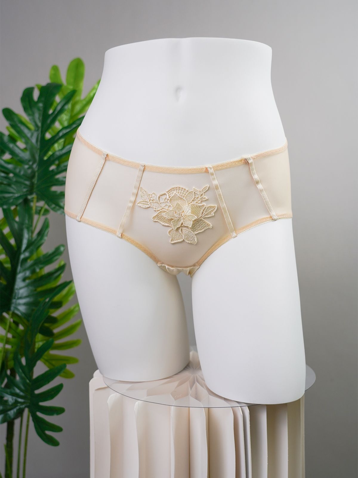 สีขาวมุก