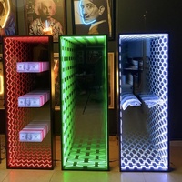 Miroir mural LED Infinity multicolore attrayant avec logo Abyss 3D, miroir LED personnalisé pour la décoration de bar de nuit