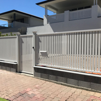 Pagar Vertikal Aluminium Model Tombak Berlapis Bubuk Modern Dekoratif Pengaman Ukuran Kustom untuk Villa Rumah Halaman Belakang