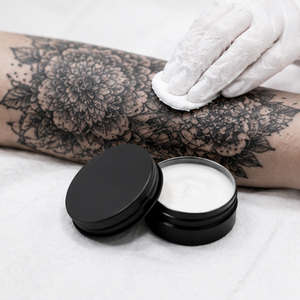 Crema para Tatuajes de Fórmula Pura Seleccionada, Densidad Estable, Peso Completo, Crema para el Cuidado Posterior del Tatuaje con Logotipo de Marca Personalizado - Product Image 5