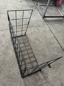 Horshi Vente en gros Support d'alimentation en <span class=keywords><strong>foin</strong></span> en poudre enduite noire pour <span class=keywords><strong>chevaux</strong></span> Support à <span class=keywords><strong>foin</strong></span> plié <span class=keywords><strong>mural</strong></span> personnalisé - Product Image 3