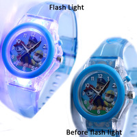 BOMAXE strass 8603 clair ABS bracelet boîtier en plastique Flash lumière Unique cadeau de noël dessin animé enfants montre