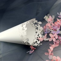 Cônes à confettis en papier blanc découpés au laser, bordure en forme de pétale, porte-fleurs, artisanat DIY pour la décoration de fête de mariage ou de douche nuptiale