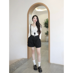 Shorts pour femmes en coton 100% respirant, prix avantageux, couleur unie, taille haute, qualité supérieure, fabricant vietnamien - Product Image 1