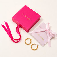 Coffret Cadeau Bijoux Personnalisé Fuchsia Vibrant avec Rubans, Pochettes et Sac de Courses Assorti pour Emballage de Boutique