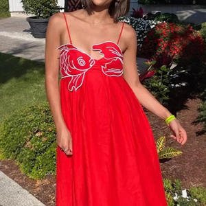ชุดเดรส2025ปักลาย KOI หรูหราสำหรับผู้หญิงชุดเดรสยาวคล้องคอ<span class=keywords><strong>สี</strong></span><span class=keywords><strong>แดง</strong></span>ปักลายเรียบง่ายแฟชั่น - Product Image 4