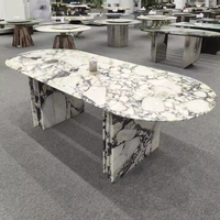 Table à manger ovale moderne extensible et pliable en marbre naturel avec base en métal, design luxueux pour la maison et l'hôtellerie
