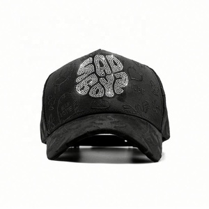 Gorra <span class=keywords><strong>de</strong></span> Béisbol <span class=keywords><strong>de</strong></span> 5 Paneles XJunior H Sad Boyz Collaborative - Letras con Pedrería y Patrón Grabado en Relieve, Edición Limitada - Product Image 3