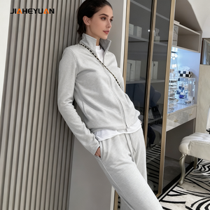 Tute da Donna all'Ingrosso, Logo Personalizzato DTG, Colletto Alto, Felpe con Zip Slim Fit e Pantaloni della Tuta, Set Due Pezzi Abbigliamento Femminile - Product Image 2
