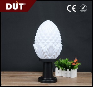 Baliza de Jardín de Plástico con Forma de <span class=keywords><strong>Piña</strong></span> Dorada de 250 mm, Lámpara de Poste con Base E27, Clasificación IP44, Certificación CE/ROHS, para Puertas de Jardín (7.5 Pulgadas) - Product Image 4