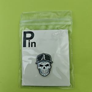 Yüksek kalite özel kovboy emaye beyzbol şapkası Ppin parlak kafatası korku Metal dekorasyon şapka Pin - Product Image 2