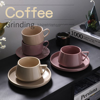 Tasse à café moderne en céramique INS jetable pour la maison, le bureau, l'hôtel et le café cadeaux simples en porcelaine PC pour les parties de thé de l'après-midi