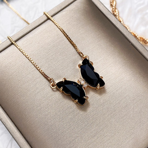 Collana con Ciondolo a Farfalla Placcata Oro con Zirconia Cubica Nera, Gioielli da Festa per Donna, Catena in Lega di Zinco - Product Image 1