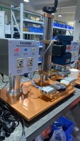 Machines de Bouchage à Vis de Bureau Semi-Automatiques pour Pots en Verre, Bouteilles et Flacons avec Couvercles en Plastique