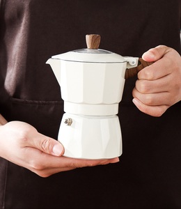 Ensemble de cafetières <span class=keywords><strong>Moka</strong></span> octogonales au design classique italien en aluminium, céramique et verre – Produit métallique pour le commerce électronique transfrontalier en gros - Product Image 4