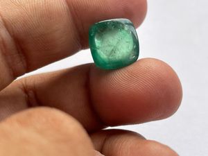 มรกตทรงเหลี่ยมแบบธรรมชาติ |   พลอยแคมโบนีสีเขียวคุณภาพพรีเมียมจากแซมเบียสำหรับทำเครื่องประดับ หน่วยคัตต์ - Product Image 5