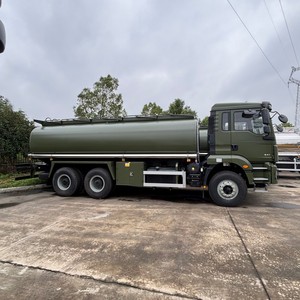 Camion-citerne SHACMAN 6x4 20000L diesel/essence avec pompe pour le transport de produits inflammables et dangereux - Product Image 3