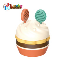 Jouets Lucky Toys pour enfants : Jeu d'imitation de service de thé de l'après-midi avec gâteau et beignets