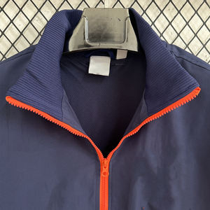 เสื้อฟุตบอลกันลมพร้อมลายปักสำหรับฤดูกาล2526 - Product Image 3