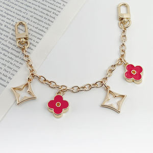 <span class=keywords><strong>Tracolla</strong></span> regolabile in metallo con ciondolo per borsa e portachiavi |   <span class=keywords><strong>Tracolla</strong></span> Decorativa <span class=keywords><strong>Oro</strong></span>/Argento, Accessorio Moda Staccabile per Borse - Product Image 1