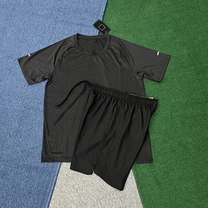 ชุดกีฬาผู้ชาย ชุดวิ่งแห้งเร็ว เสื้อยืด กางเกงขาสั้น ชุดออกกำลังกาย ฟิตเนส ระบายอากาศ ชุดกีฬา ชุดลำลอง เสื้อฟุตบอล - Product Image 4