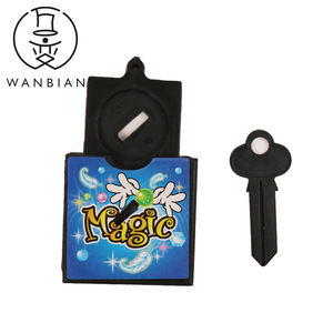 Boîte à tours de magie Magic Pleasure Party avec clé 5x5x0,5cm, accessoires de magie de close-up pour divertissement - Product Image 5