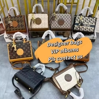 Bolso de Diseño - Elegante Bolso Bandolera de Cuero con Cierre y Patrón Geométrico de Letras para Damas