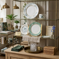 Service de table en céramique de luxe vert menthe avec bordure dorée, motif perroquet, assiettes en porcelaine fine personnalisées, tasses à thé et café, soucoupes, ensemble de vaisselle