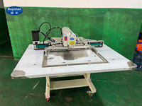 La machine à coudre à motifs d'emboutissage Raynian-6040G est une machine à coudre automatique à zigzag pour l'emboutissage de l'étiquetage, adaptée aux sièges et aux sacs.