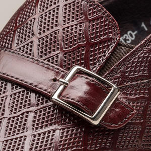 Chaussures en cuir pour hommes, respirantes, en cuir de vachette ajouré, à bout pointu avec boucle, tendance pour l'été - Product Image 5