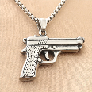 Yunnique – collier avec pendentif pistolet en acier inoxydable pour hommes, bijoux de mode de Style rétro, 190136 - Product Image 1