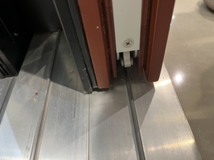 Porta de Correr de Madeira com <span class=keywords><strong>Design</strong></span> Moderno, Vidro Duplo Temperado, Eficiente em Energia, Tamanho Personalizado, Direto da Fábrica - Product Image 5