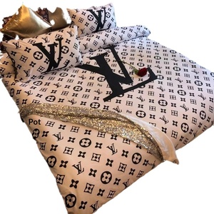 Juego de Sábanas de Lujo de Cuatro Piezas con Rayas y Estampado Digital, Marca de Moda para Comercio Exterior Transfronterizo - Product Image 5