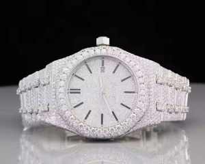 Reloj de Lujo de Acero Inoxidable con Moissanita Radiante Atemporal, Acabado Helado Deslumbrante, Movimiento Mecánico Automático ETA, Unisex - Product Image 1